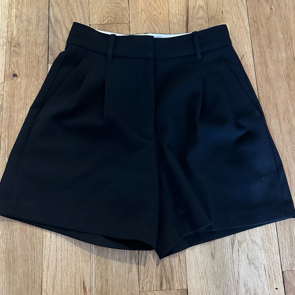 Aritzia Black Effortless Shorts 5” size 0